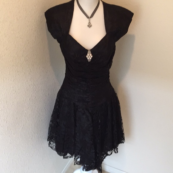 notorious Dresses & Skirts - Vintage Lace Beauty with asymmetrical skirt